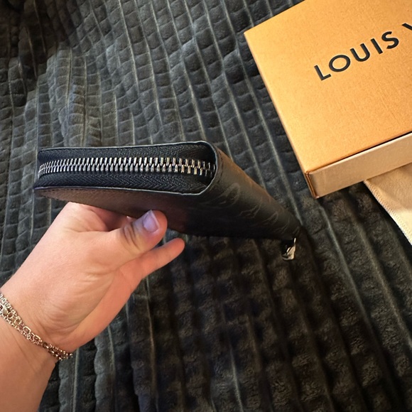 Louis Vuitton Zippy Wallet Vertical Eclipse New - Picture 4 of 10